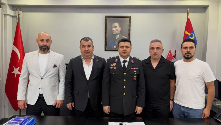 Kartepe MHP’den Jandarmaya tebrik ziyareti