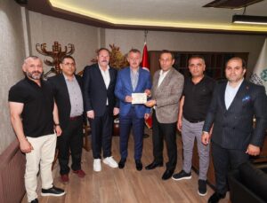 Gümüşhaneliler’den Başkan Büyükakın’a davet