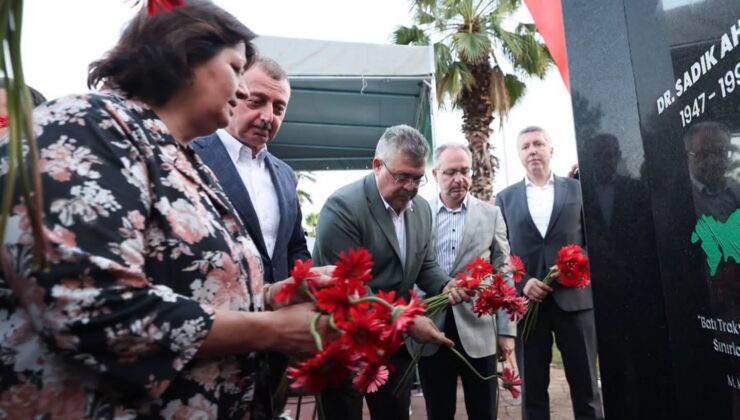 Dr. Sadık Ahmet vefatının 31. yıldönümünde İzmit’te anıldı