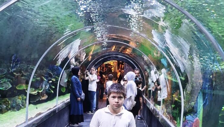 Körfezli özel çocuklar akvaryumu gezdi