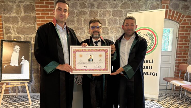 Hamdi Vural cübbe giydi avukatlık ruhsatını aldı