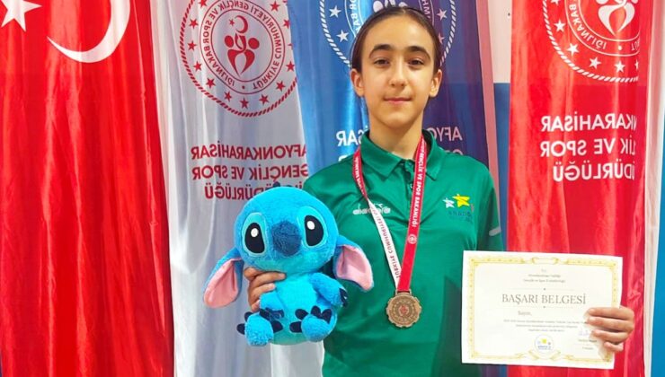 Körfezli genç karateci Elif Türkiye üçüncüsü oldu