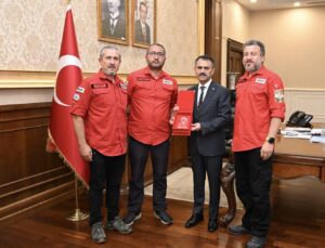 AKUT Gönüllüleri, Vali İlhami Aktaş’ı Ziyaret Etti
