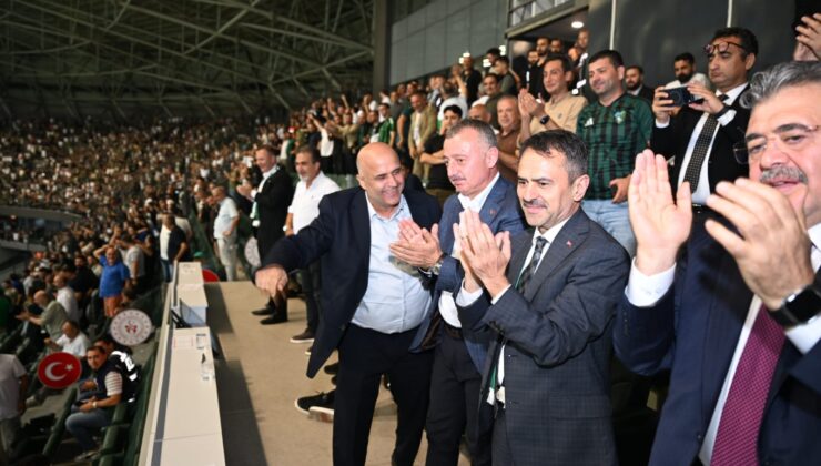 Vali Aktaş Kocaelispor’u yalnız bırakmadı
