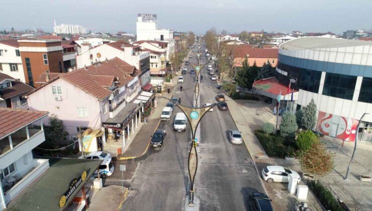 Başiskele Atatürk Caddesi araç trafiğine kapatıldı