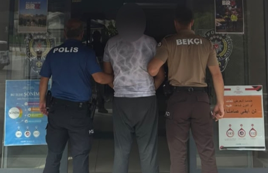 Hırsızlıktan aranan şahıs Kandıra’da yakalandı