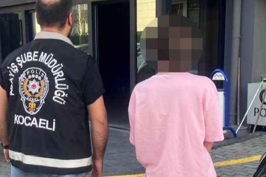 Kocaeli’de dolandırıcılıktan aranan şahıs Gebze de yakalandı