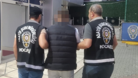 Nitelikli dolandırıcılıktan aranan şahıs Kartepe’de yakalandı