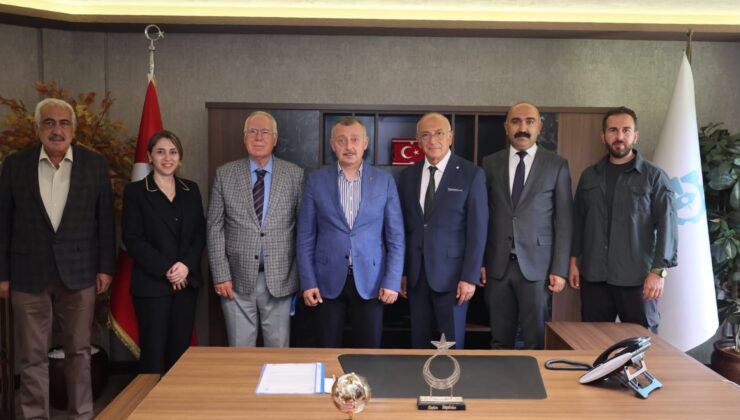 Cem Vakfı, teşekkür için Başkan Büyükakın’a geldi