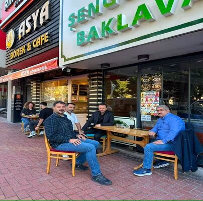 Necmi Bulut güne sıcak çay ve samimi sohbetle başladı
