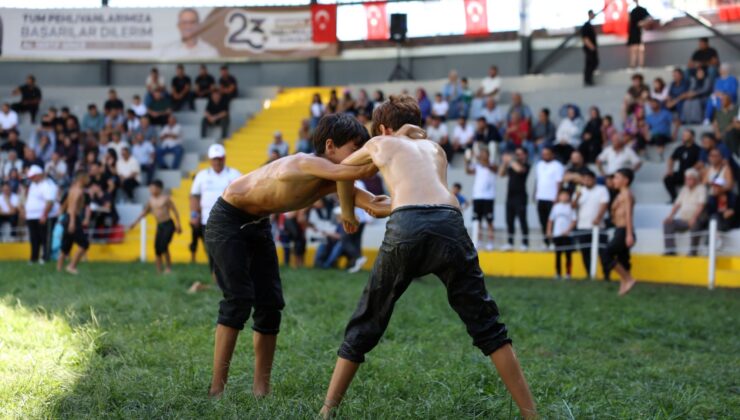 İshakçılar da Yağlı Güreşler  Başladı
