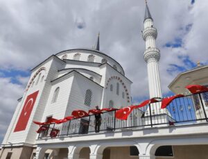 Sapakpınar’da Yeni Cami Dualarla Açıldı