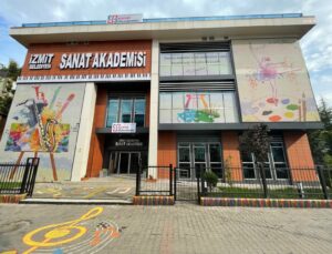 İzmit’te Sanat Akademisi Koro Bölümü’nde 10 Öğrenci Başarılı Oldu