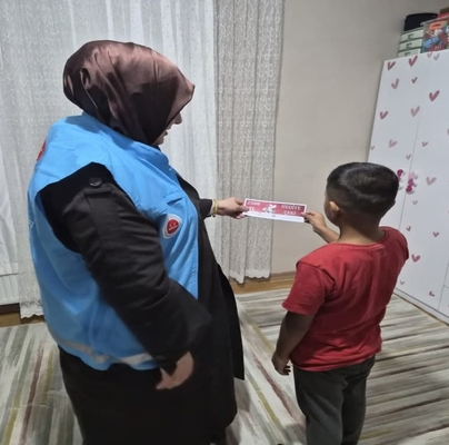 Derince Müftülüğü’nden 100 öğrenciye kırtasiye desteği