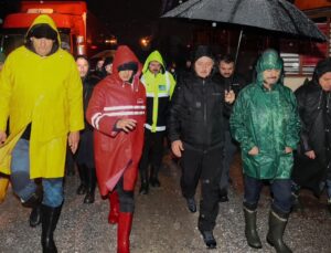 Başkan Büyükakın ve Vali Aktaş gece yarısı sahaya indi!