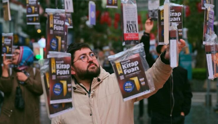 İzmit’te herkes ağaçlardan kitap topladı