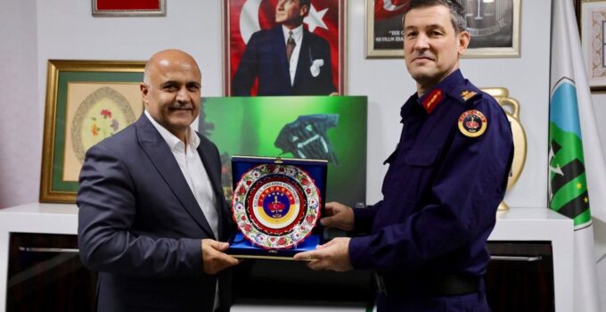 Tuğgenarel Avcı’dan Kocaelispor’a nezaket ziyareti