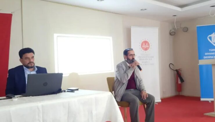 Derince’de Umre Adaylarına Hazırlık Semineri
