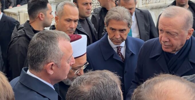 Gültekin son yolculuğuna uğrlandı