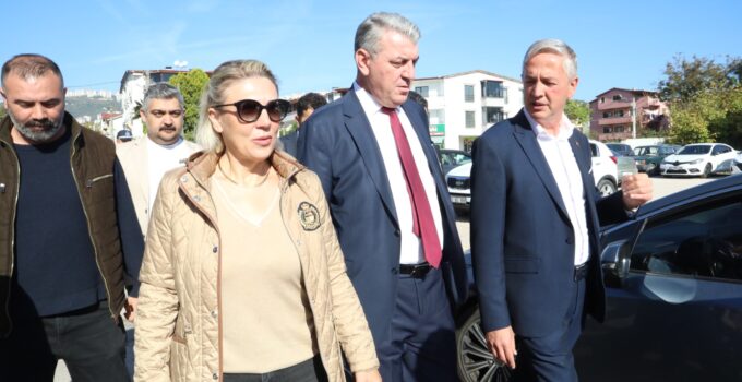 Nilgün İrteni Yeşilova’nın ihtiyaçlarını yerinde inceledi
