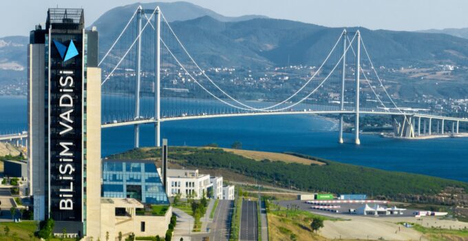 Osmangazi Köprüsü 14 saat trafiğe kapanacak!