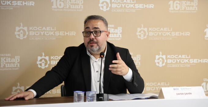 Zafer Şahin Kocaeli Kitap Fuarı’ndaydı