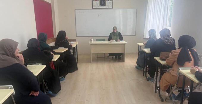 Derince’de Umre Yolcularına Özel Seminer