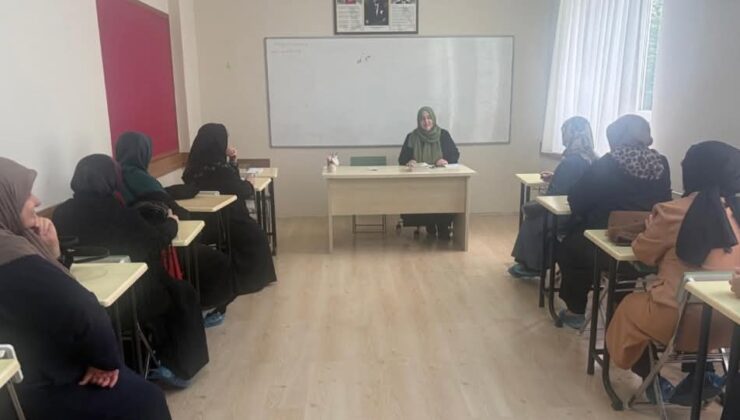 Derince’de Umre Yolcularına Özel Seminer