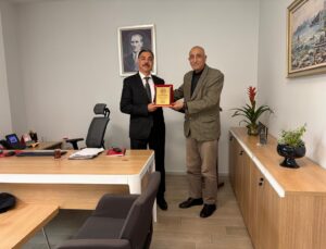 Azerbaycan Kültür Derneği’nden Sevilmiş’e Teşekkür Plaketi