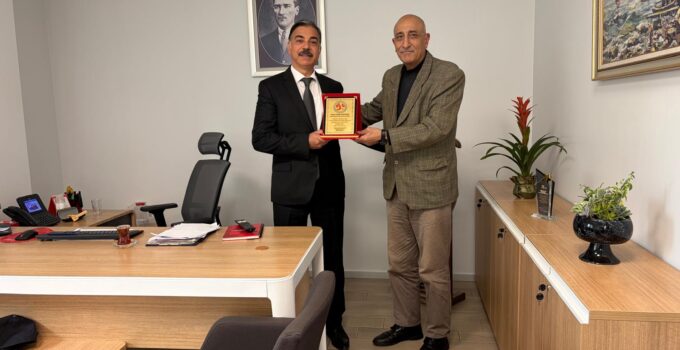 Azerbaycan Kültür Derneği’nden Sevilmiş’e Teşekkür Plaketi